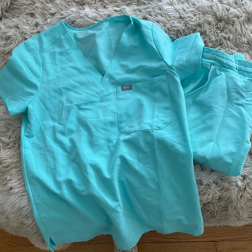 Figs scrubs